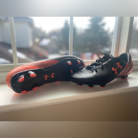 Under Armor Soccer/Flag Football Cleats - Picture 4 of 8